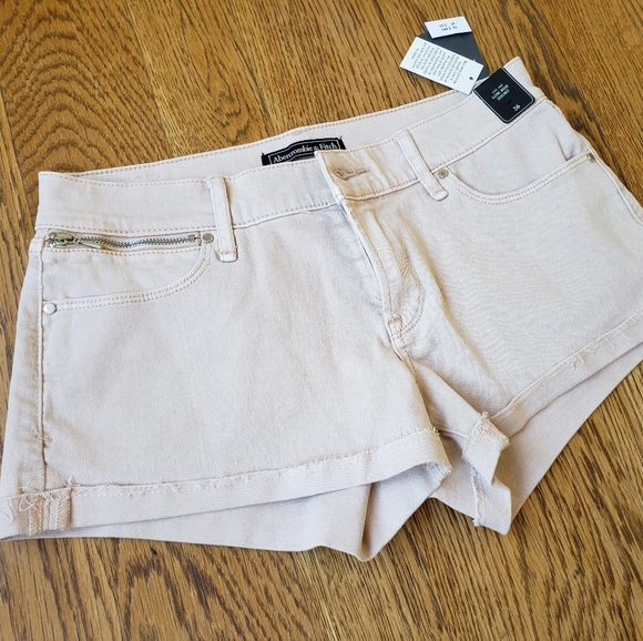 Abercrombie and Fitch Pink Low Rise Shorts - Picture 2 of 5